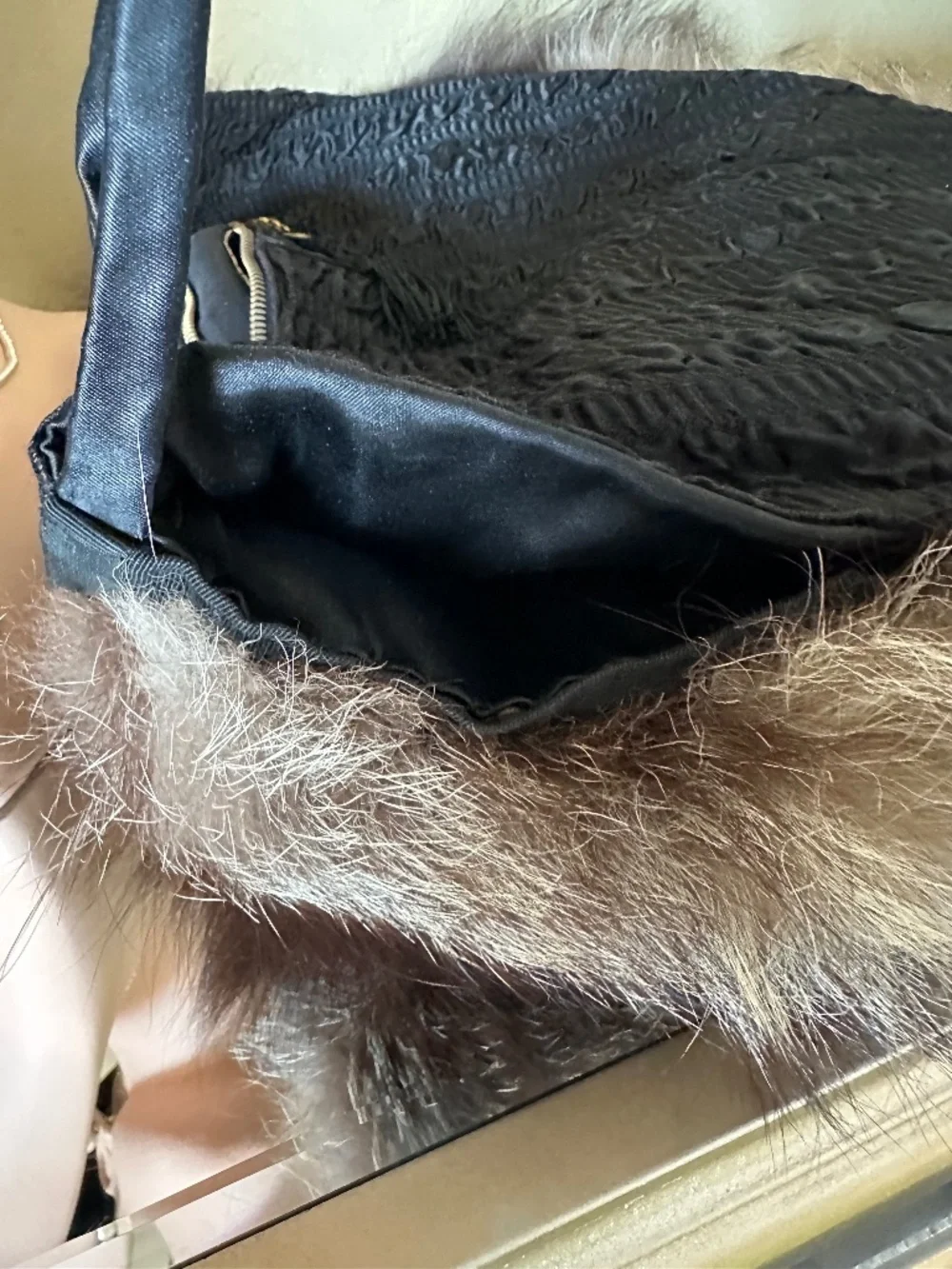 COLLECTION WORTHY SILVER FOX/VELVET HAT & MUFF